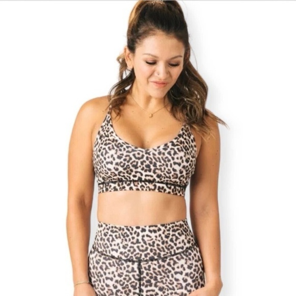 Zyia Active Leopard Brilliant Mesh Bra & Leopard Brilliant Double Scrunch Shorts